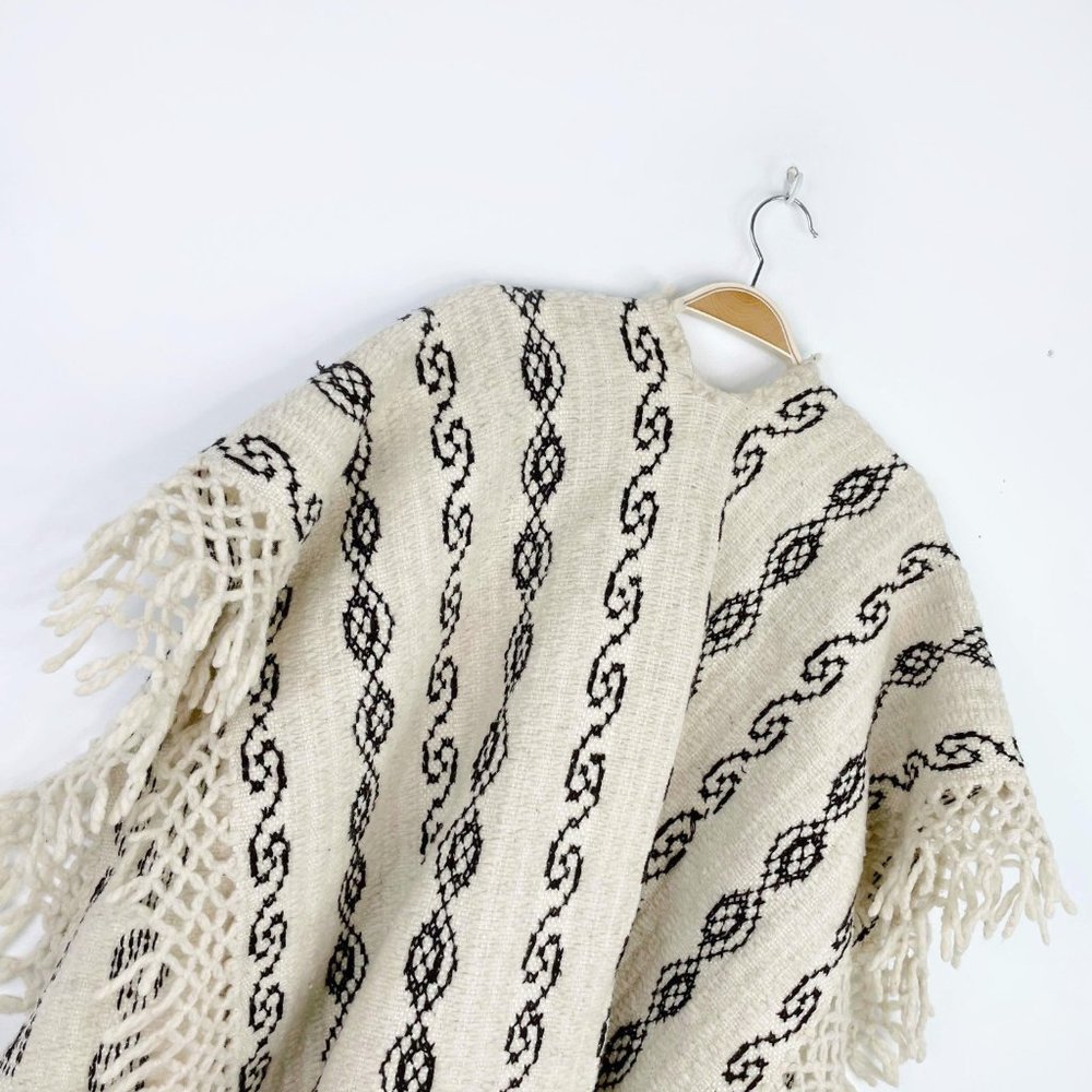 ⚡️SOLD⚡️ vintage wool western caftan poncho - one size - Picture 4 of 6